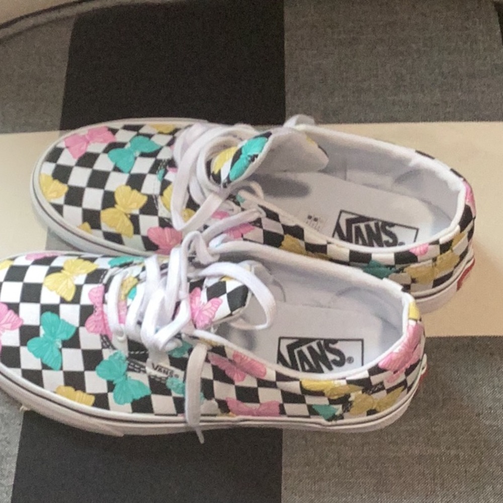 Colorful butterfly vans never worn women’s size 7.5